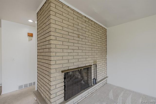 3108 Schoolhouse Drive, Waterford, MI 48329