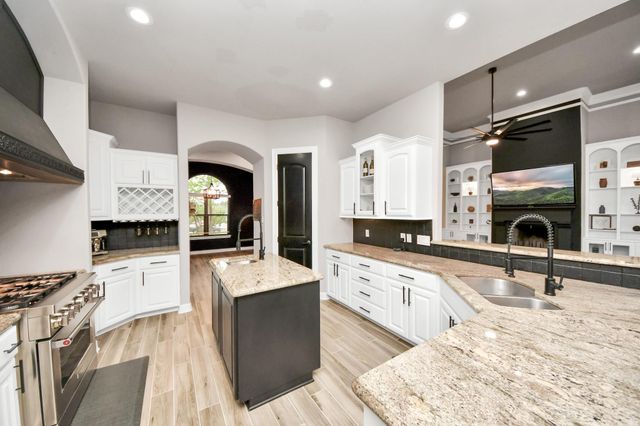 18785 E Cool Breeze Lane, Montgomery, TX 77356