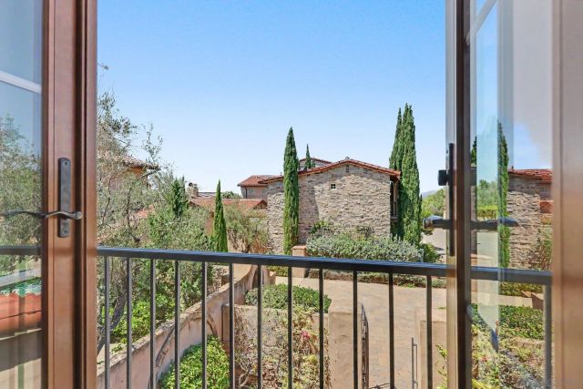 7929 Entrada De Luz East, San Diego, CA 92127