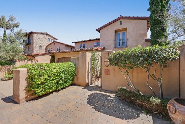 7929 Entrada De Luz East, San Diego, CA 92127