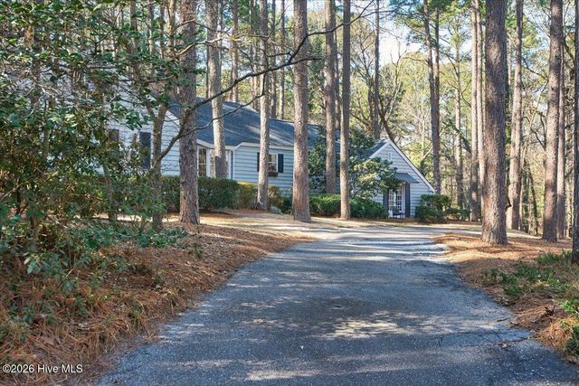 106 James Creek Road, Southern Pines, NC 28387