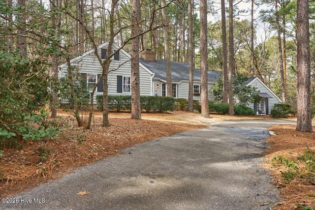 106 James Creek Road, Southern Pines, NC 28387