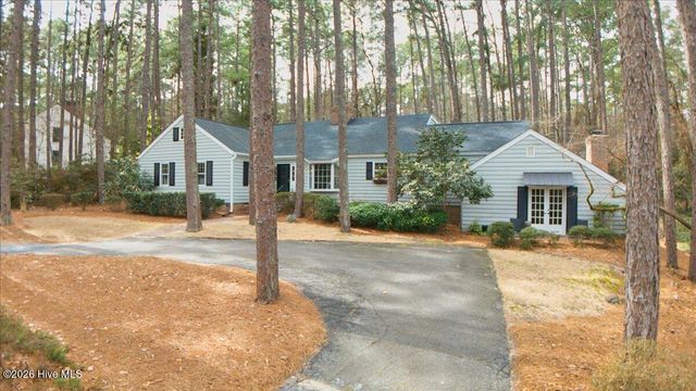 106 James Creek Road, Southern Pines, NC 28387