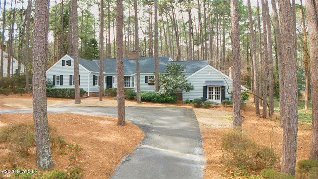 106 James Creek Road, Southern Pines, NC 28387