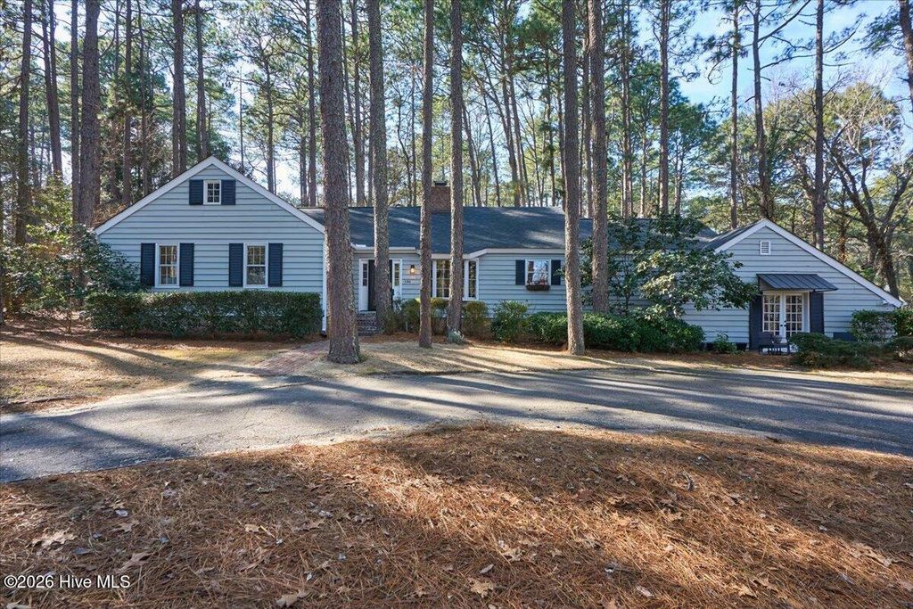 106 James Creek Road, Southern Pines, NC 28387
