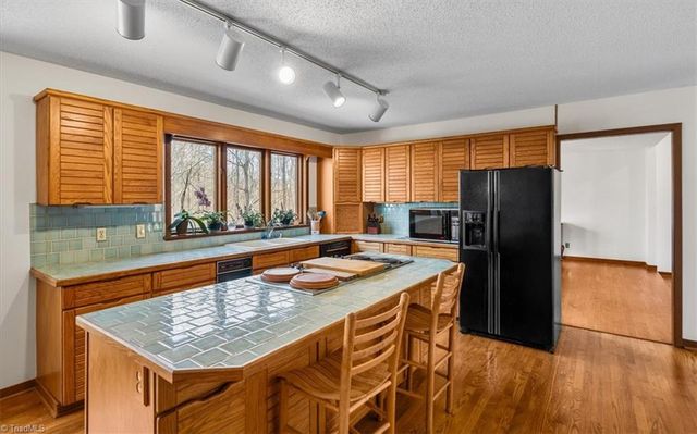 8204 Willow Glen Trail, Greensboro, NC 27455