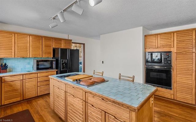 8204 Willow Glen Trail, Greensboro, NC 27455