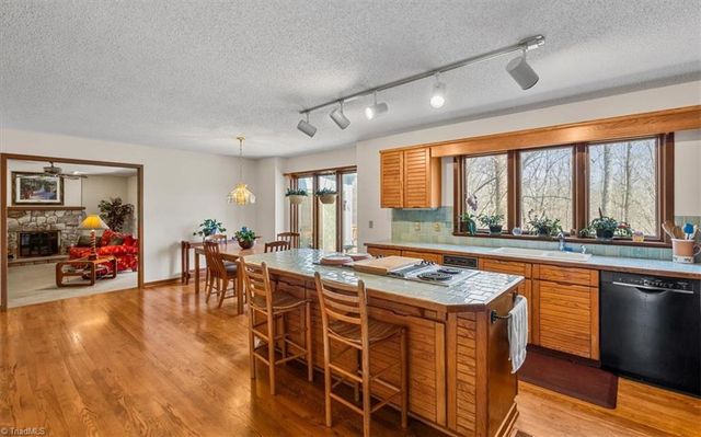 8204 Willow Glen Trail, Greensboro, NC 27455