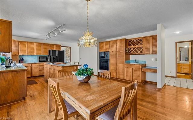 8204 Willow Glen Trail, Greensboro, NC 27455