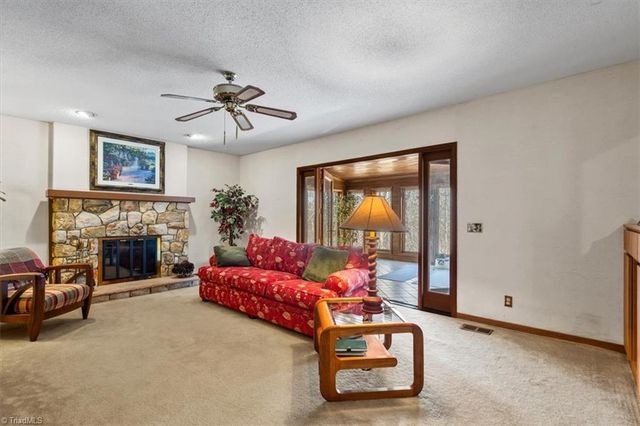 8204 Willow Glen Trail, Greensboro, NC 27455