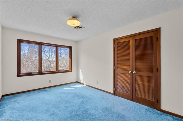 8204 Willow Glen Trail, Greensboro, NC 27455