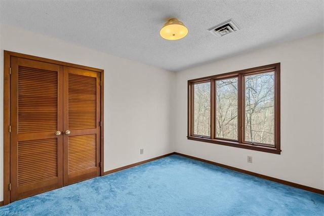 8204 Willow Glen Trail, Greensboro, NC 27455