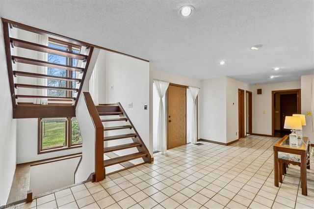 8204 Willow Glen Trail, Greensboro, NC 27455