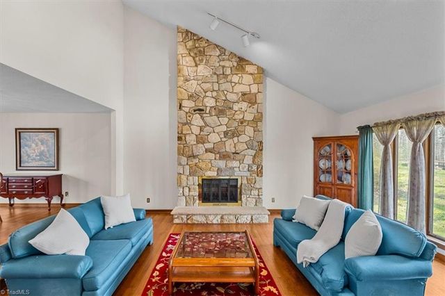 8204 Willow Glen Trail, Greensboro, NC 27455