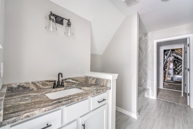 50 HIGH ST, Oakland, TN 38060