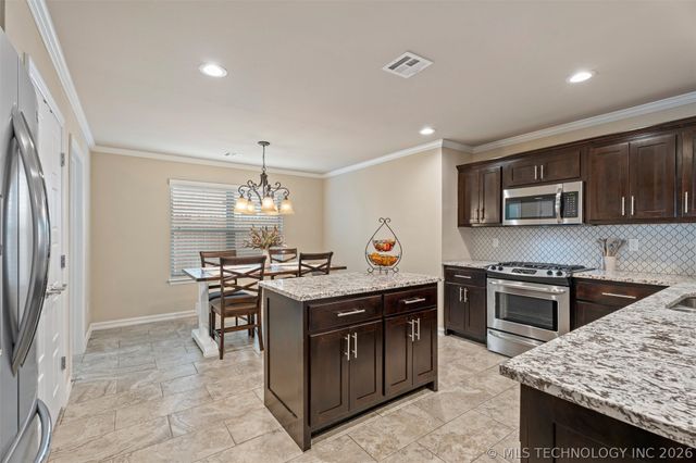 1910 Roman Street, Bartlesville, OK 74006