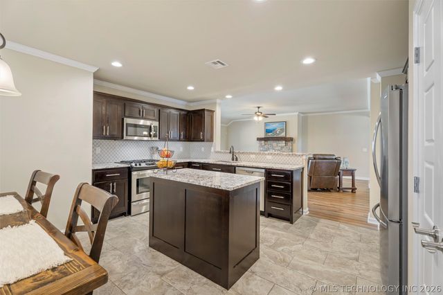 1910 Roman Street, Bartlesville, OK 74006