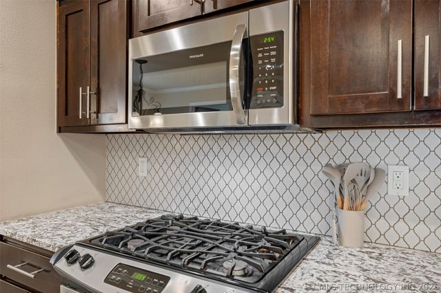 1910 Roman Street, Bartlesville, OK 74006