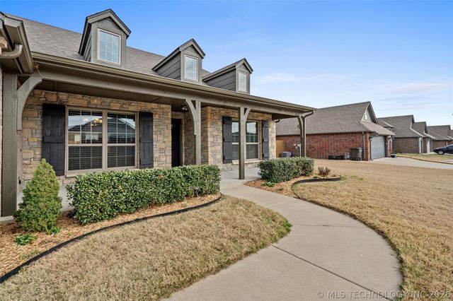 1910 Roman Street, Bartlesville, OK 74006