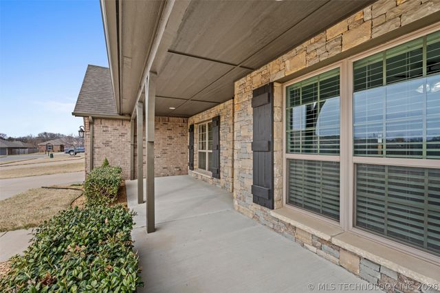 1910 Roman Street, Bartlesville, OK 74006