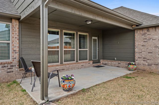 1910 Roman Street, Bartlesville, OK 74006