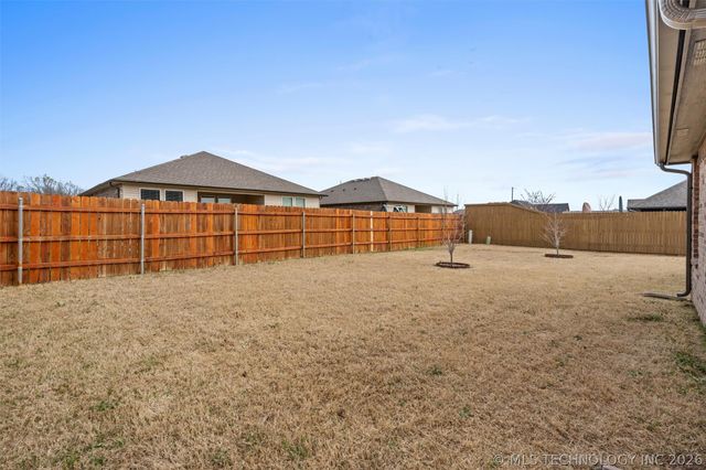 1910 Roman Street, Bartlesville, OK 74006