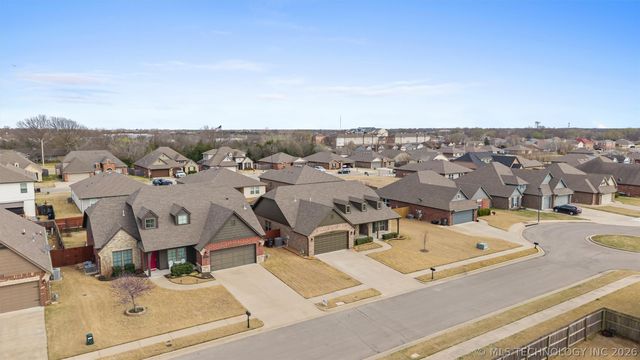 1910 Roman Street, Bartlesville, OK 74006