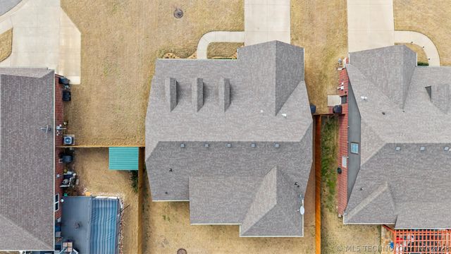 1910 Roman Street, Bartlesville, OK 74006