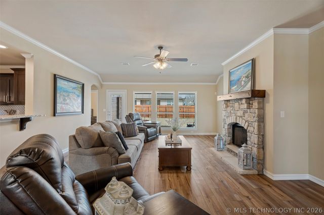 1910 Roman Street, Bartlesville, OK 74006