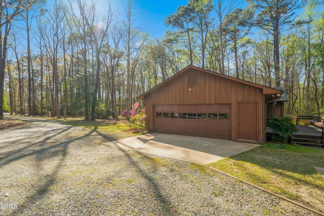 433 Holly Oak Court, Fuquay Varina, NC 27526