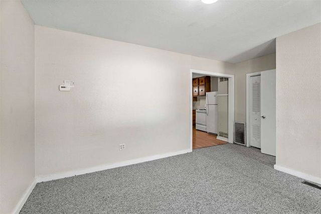 121-127 W 31st St N, Wichita, KS 67204