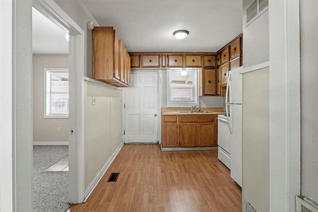 121-127 W 31st St N, Wichita, KS 67204
