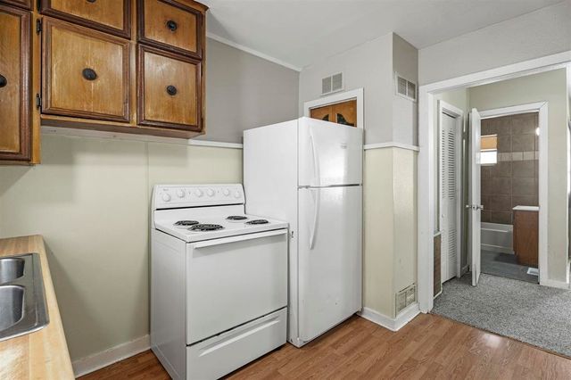 121-127 W 31st St N, Wichita, KS 67204