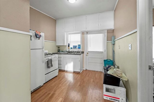121-127 W 31st St N, Wichita, KS 67204