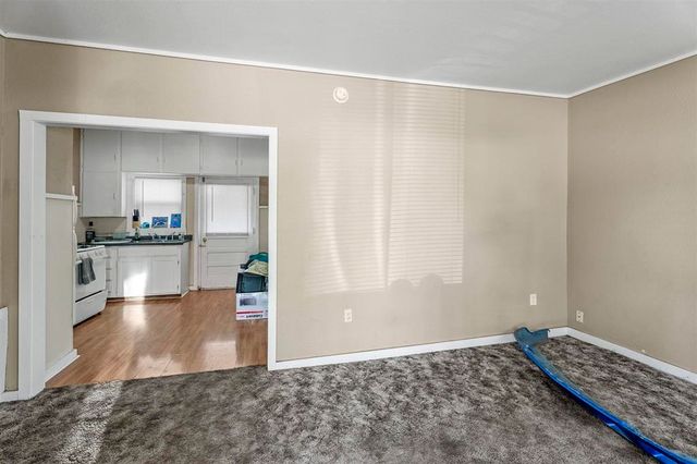 121-127 W 31st St N, Wichita, KS 67204