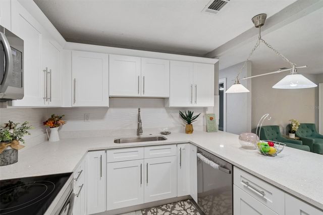 804 VALENCIA ROAD, Plant City, FL 33563