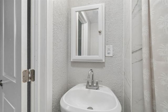 804 VALENCIA ROAD, Plant City, FL 33563