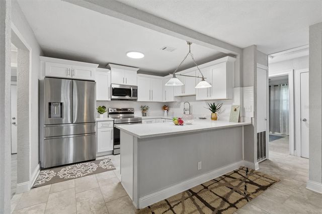 804 VALENCIA ROAD, Plant City, FL 33563