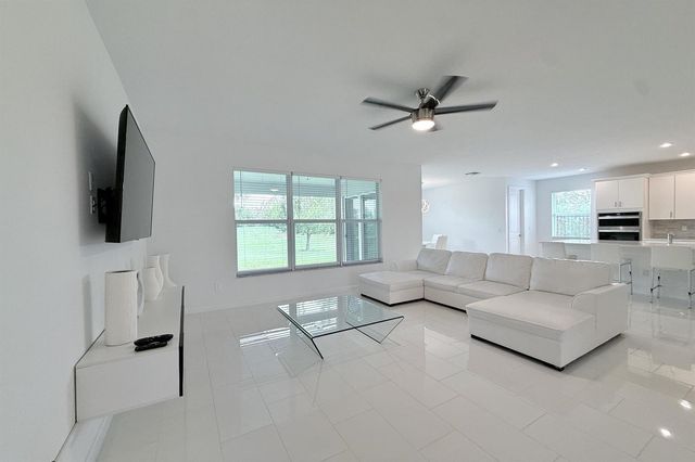 10710 SW Hensley Street, Port St. Lucie, FL 34987