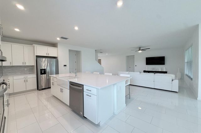 10710 SW Hensley Street, Port St. Lucie, FL 34987