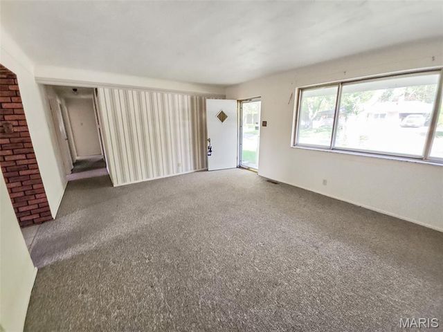 1146 Hawkstone Lane, St Louis, MO 63125