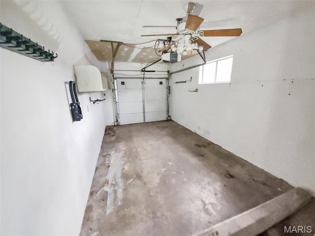 1146 Hawkstone Lane, St Louis, MO 63125