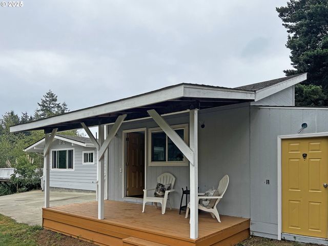 97040 Henderson, Brookings, OR 97415