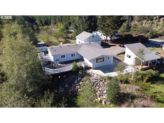 97040 Henderson, Brookings, OR 97415