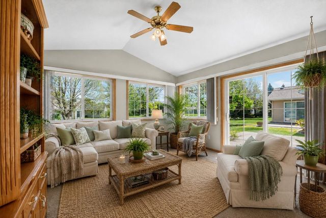 9244 Dunbar Knoll N, Brooklyn Park, MN 55443