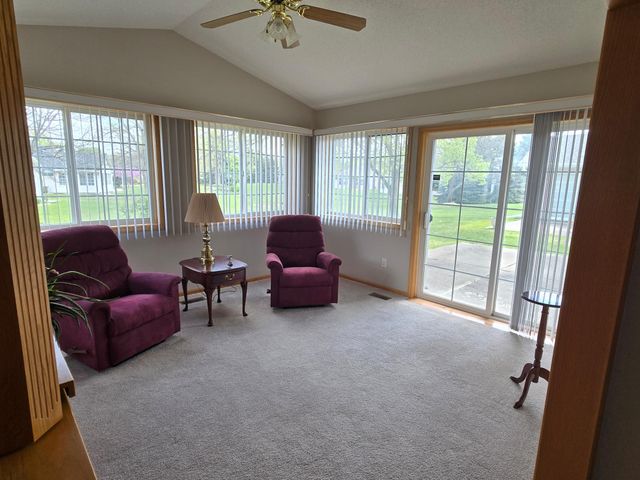 9244 Dunbar Knoll N, Brooklyn Park, MN 55443