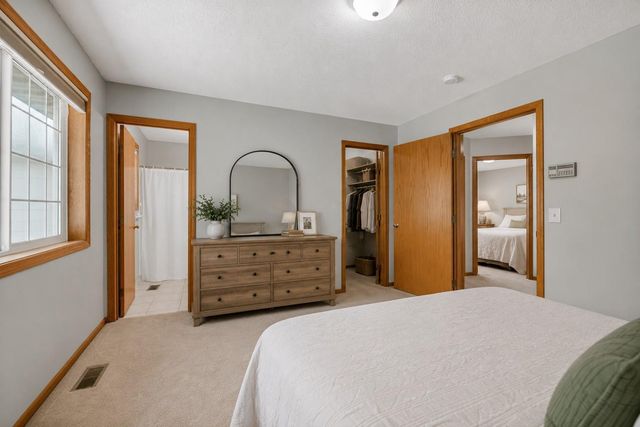 9244 Dunbar Knoll N, Brooklyn Park, MN 55443