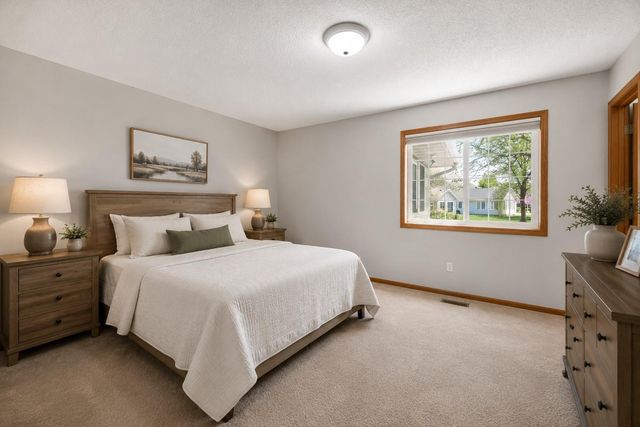 9244 Dunbar Knoll N, Brooklyn Park, MN 55443