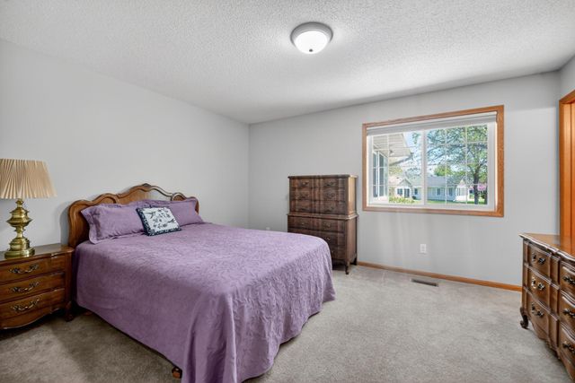 9244 Dunbar Knoll N, Brooklyn Park, MN 55443
