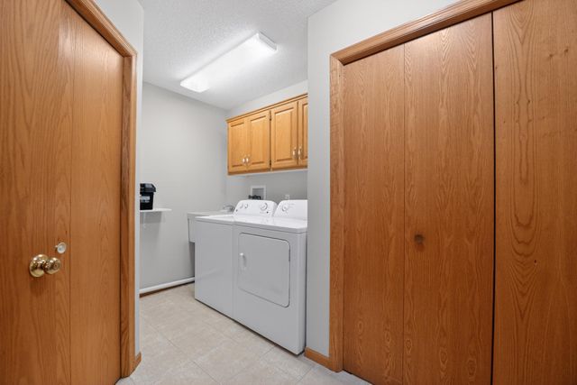9244 Dunbar Knoll N, Brooklyn Park, MN 55443
